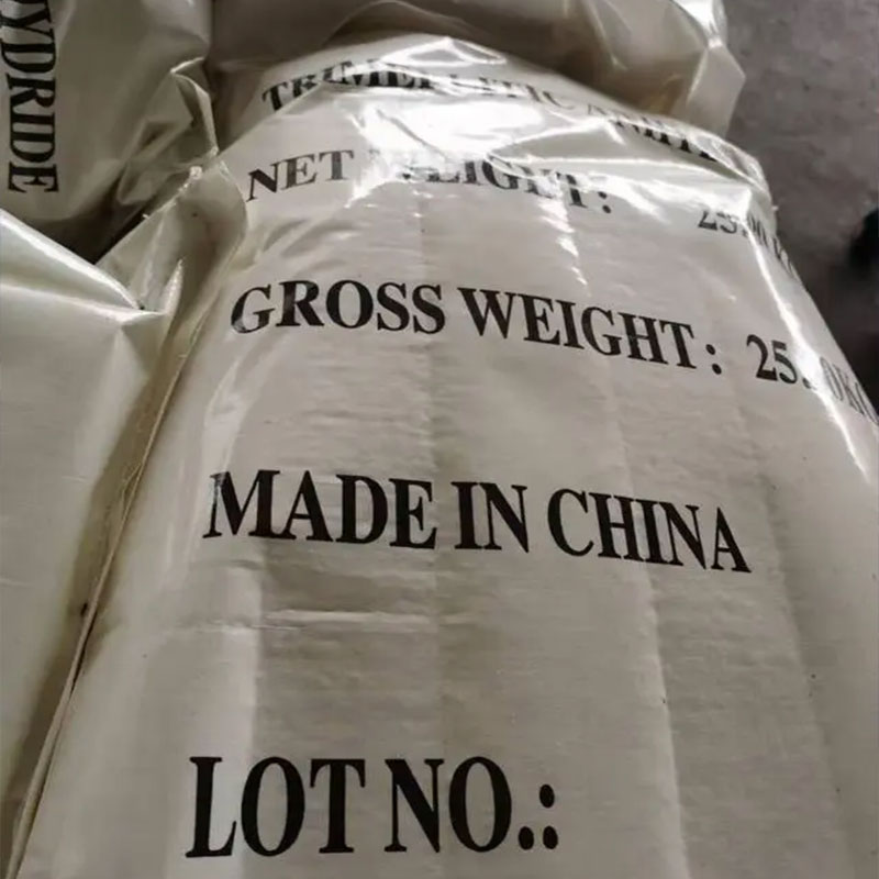 لماذا تعتبر المواد الكيميائية العضوية حاسمة في الصناعات الحديثة؟